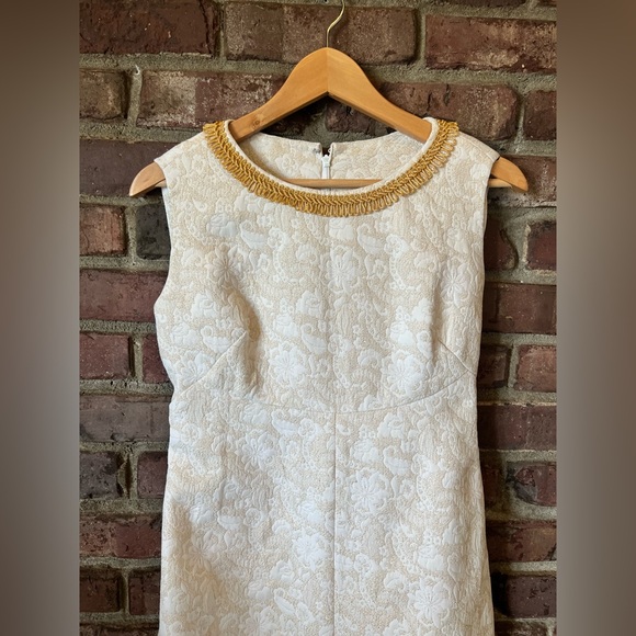 Vintage 1960s 1970s does Regency Quilted Gold and Cream Dress Size Small - Picture 9 of 11